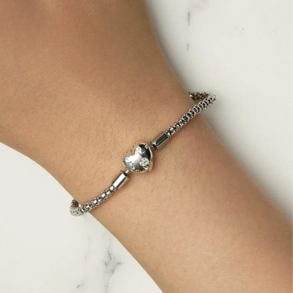 Brillo Estelar - Brazalete Cadena Serpiente con colgante de corazón - Sus Secretos