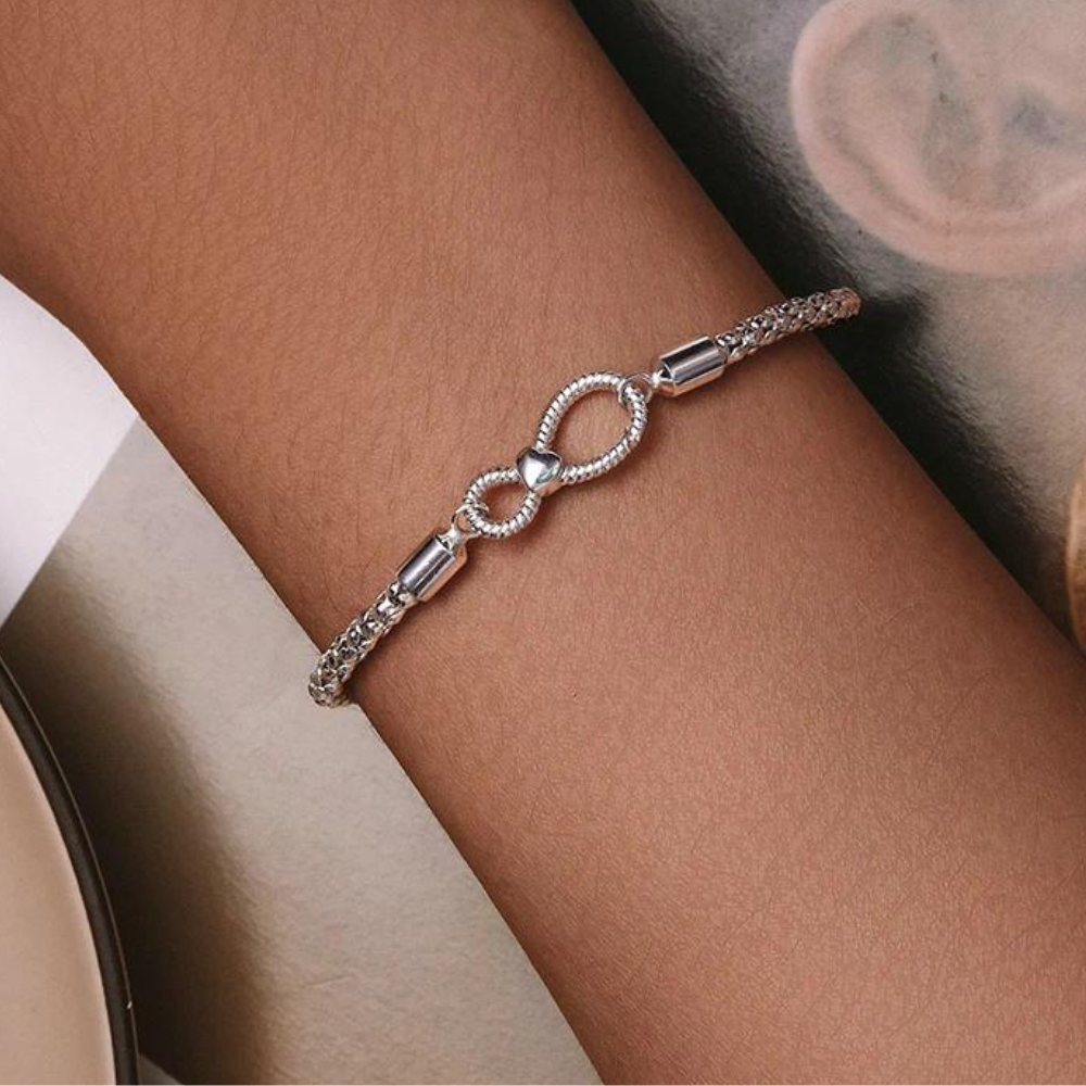 Eterno Encanto Pulsera Infinita